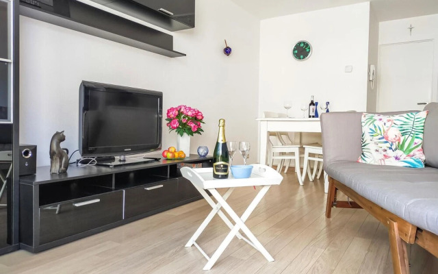 Beautiful Apartment in Oostende With Wifi and 1 Bedrooms