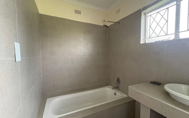 Standard Room In Mt Pleasant Heights - 2385