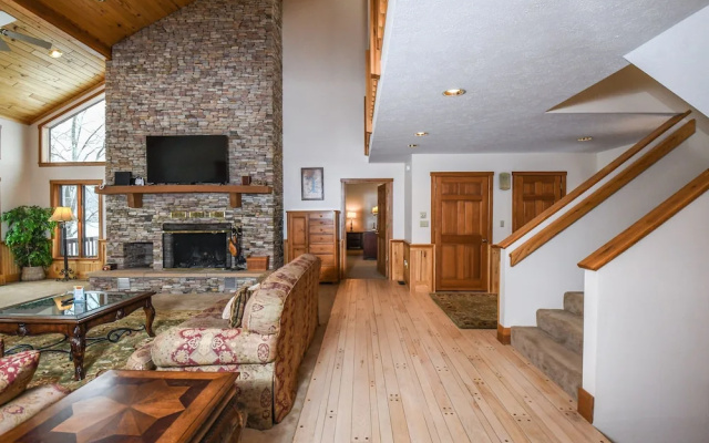 Shelby-on-the-Lake 5 Bedroom House