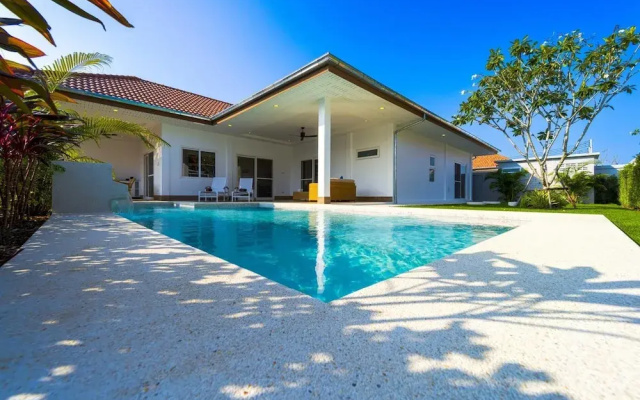 Brand-New Modern 3-Bedroom Villa MB20