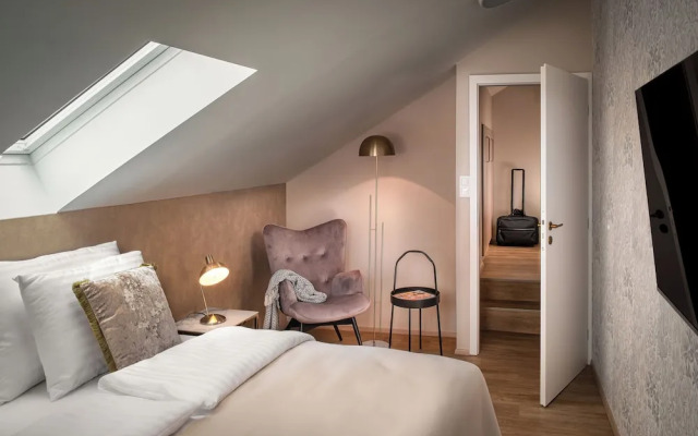 Theatre 9 Apartment by Adrez Living