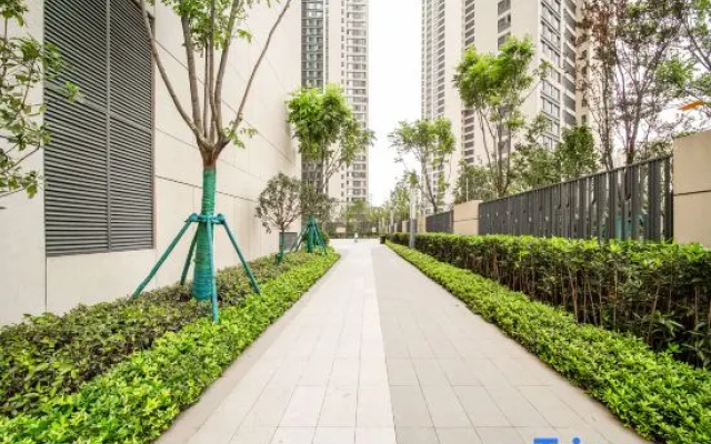 Shangyuan Boutique Stay Movie Apartment (Zhongjiacun Subway Station Guiyuan Temple)