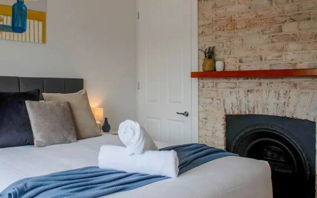 Waratah Up Douro - Your Innkeeper Mudgee