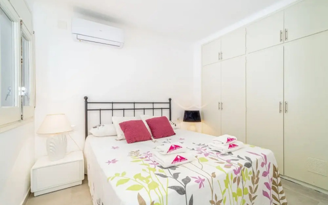 Apartment in Empuriabrava Near Beach
