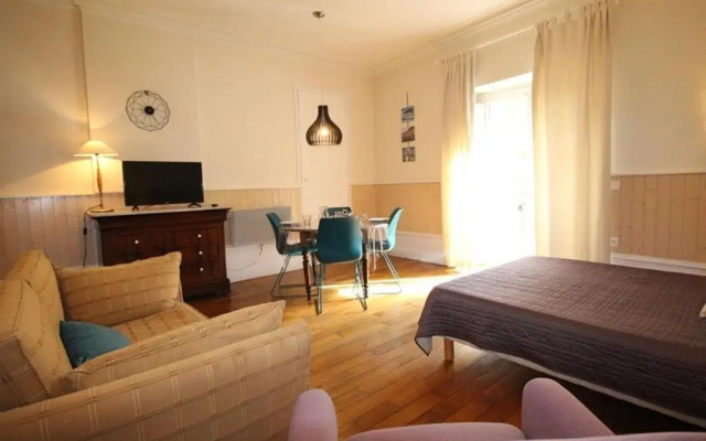 Appartement Bagnères-de-Luchon, 1 pièce, 3 personnes - FR-1-313-163