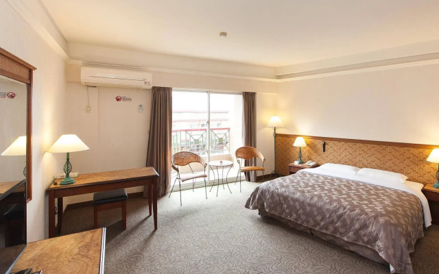 Hoya Hot Springs Hotel