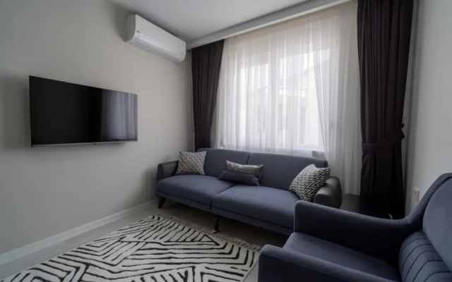Central Flat Near Beach in Muratpasa