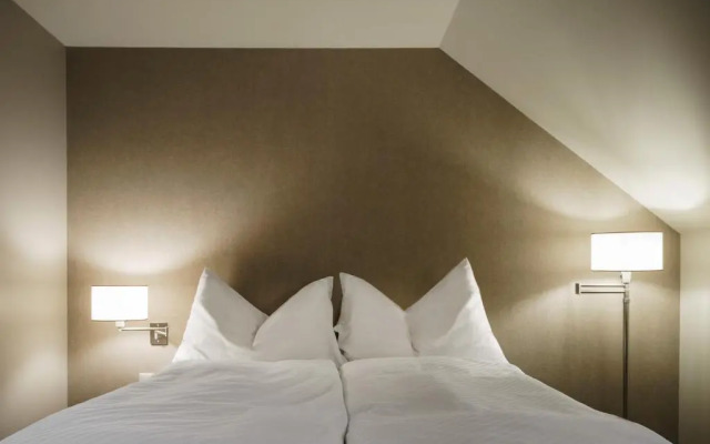 BLUME. - Baden Hotel & Restaurant