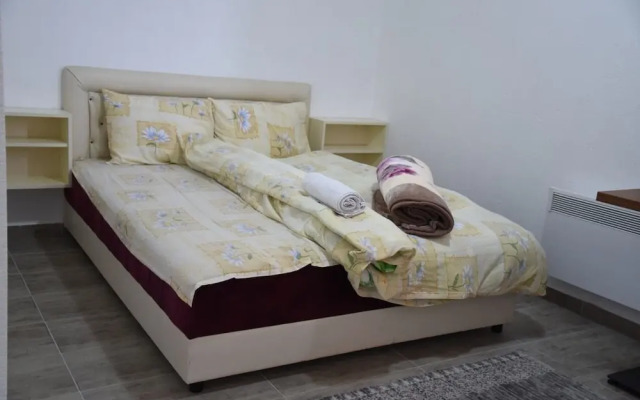 Hotel Emro