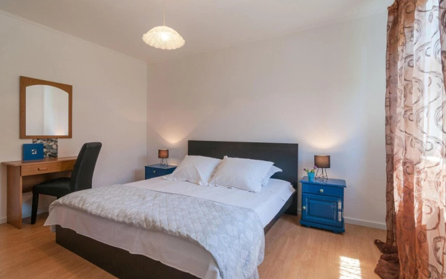 Nice Apartment in Sutivan With Wifi and 2 Bedrooms