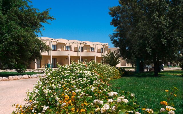 Отель VOI Arenella Resort Италия, Сиракуза - отзывы, цены и фото номеров - забронировать отель VOI Arenella Resort онлайн вид на фасад