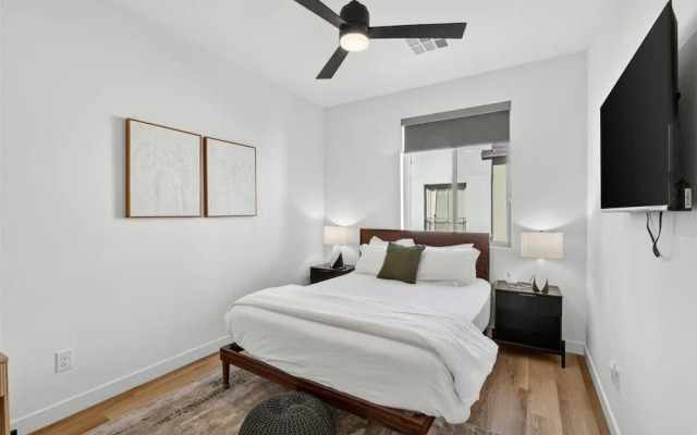 Desert Escape Townhome - Pool & Gym