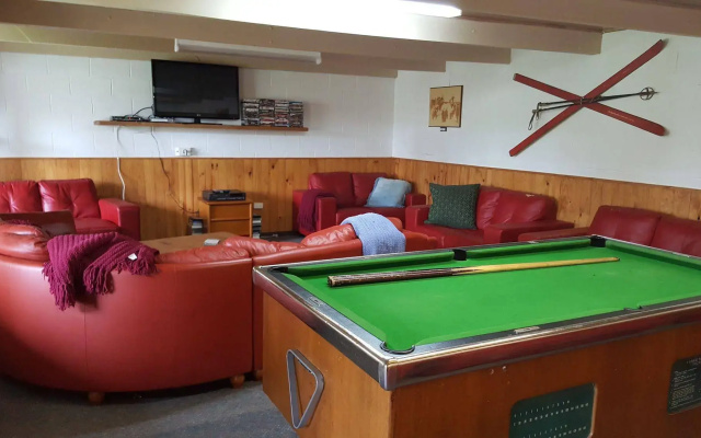 Cool Mountain Lodge