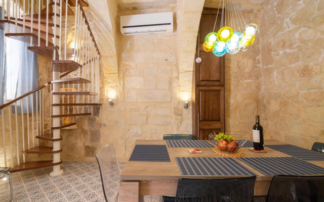 16 lettings - charming character house
