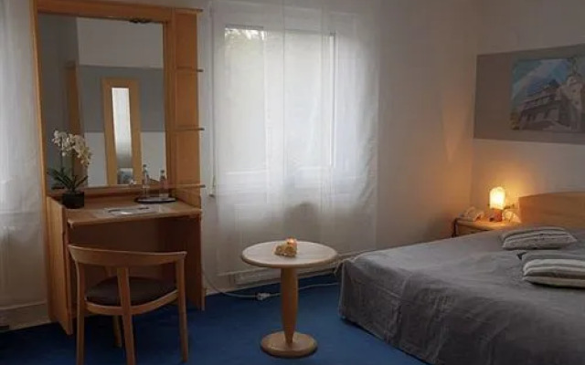 Village Stadthotel