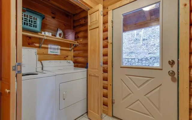 Lookout Lodge - Five Bedroom Cabin
