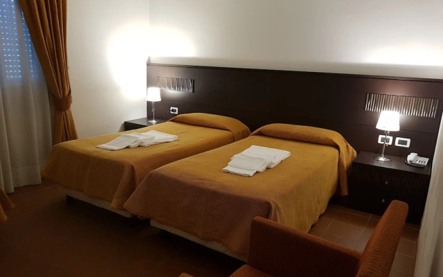 Hotel Eurovil - Beach & pool