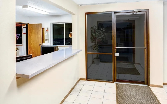 Super 8 Motel - Blair