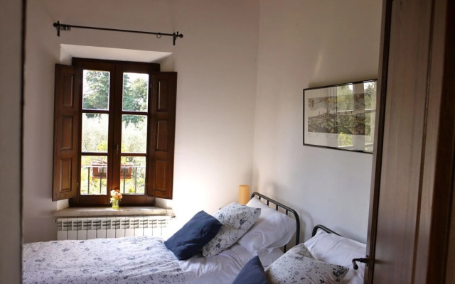 Countryside Privacy & Views, but Within a Medieval Tuscan Village