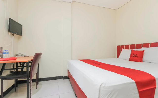 RedDoorz Plus @ Jalan Pemuda Jakarta