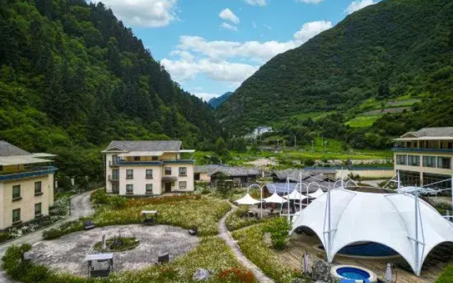 Solang Lanjing Hotel