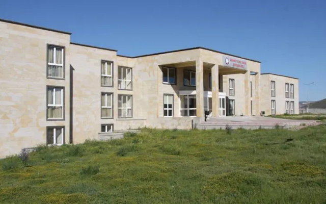 Uset Hotel
