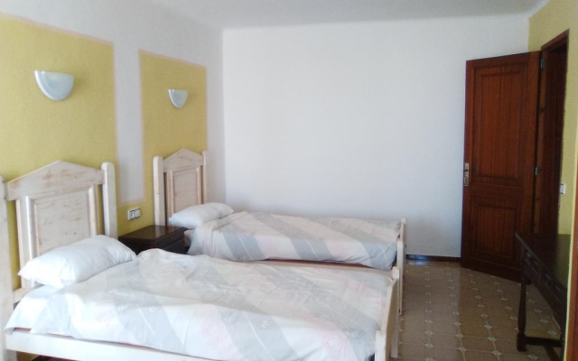 Hostal Tbaida