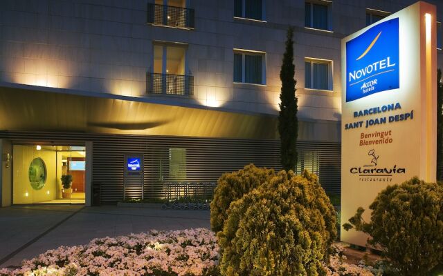 Отель Novotel Barcelona S Joan Despi вид на фасад