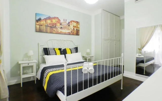 Longhi Holidays House