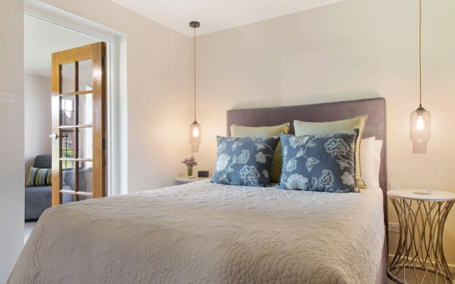 Stonewell Cottages & Vineyards