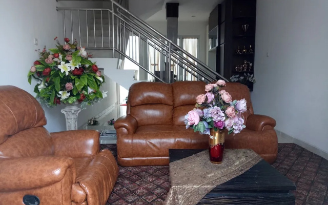 T-Rooms Homestay