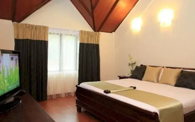 Suria Hill Country House