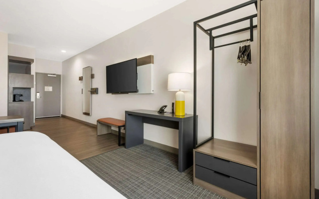 Comfort Suites Richmond East