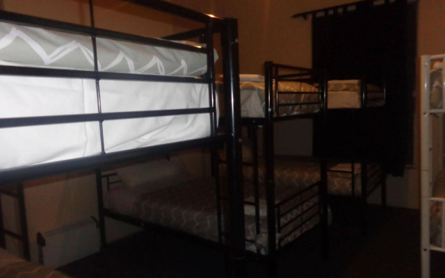 Adelaide Motel & Backpackers