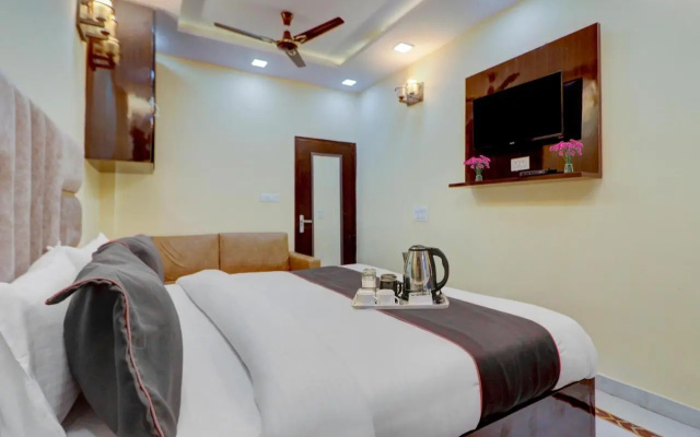 OYO 91483 Hotel Amazing House