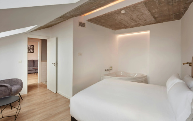Sercotel Granada Suites