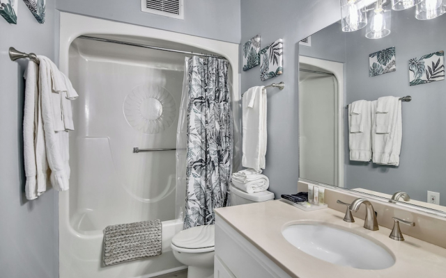 Pelican Pathway by Ryson Vacation Rentals
