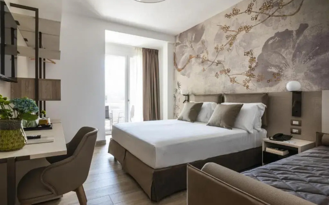Life Hotel 4 Superior