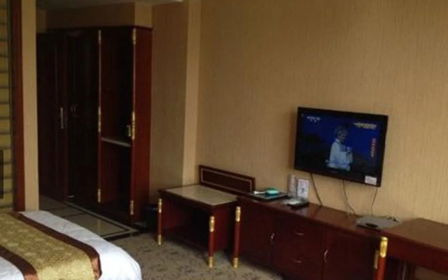 Golden Harbour Hotel
