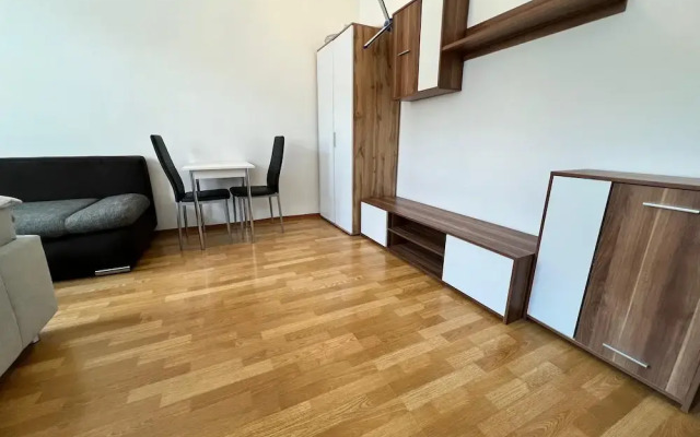 EasyStay 3BR shared Apt. Near Meidling