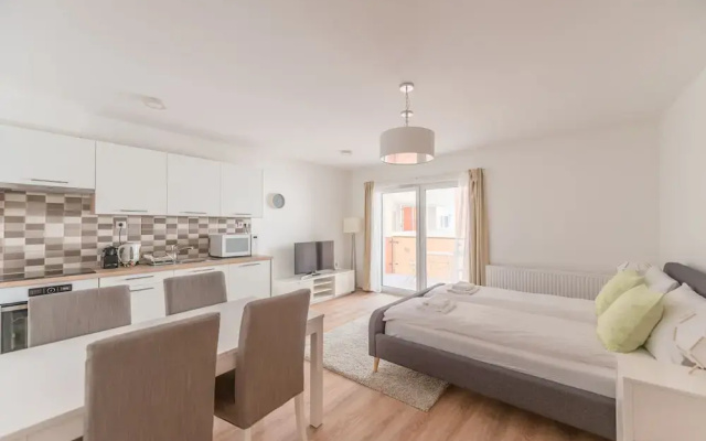 Oasis Apartments at Broadway Residence