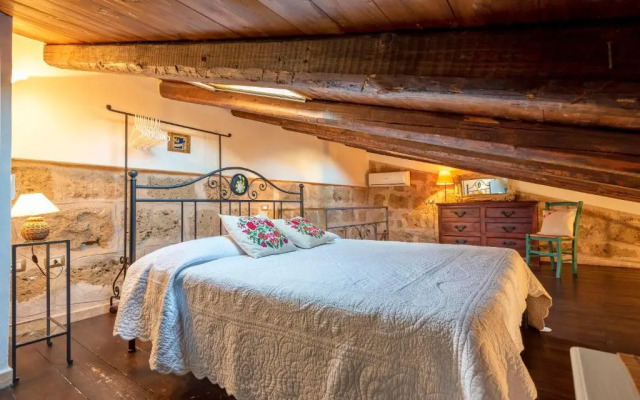 Topaz attic in Old Town by sea