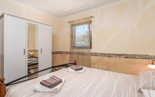 Amazing Home in Zgaljici With Sauna, Wifi and 4 Bedrooms