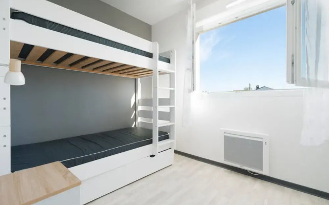 Spacious Villa by Valras Beach