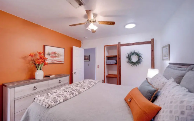 2 Mi to Whiskey Row: Tranquil Getaway w/ Deck!