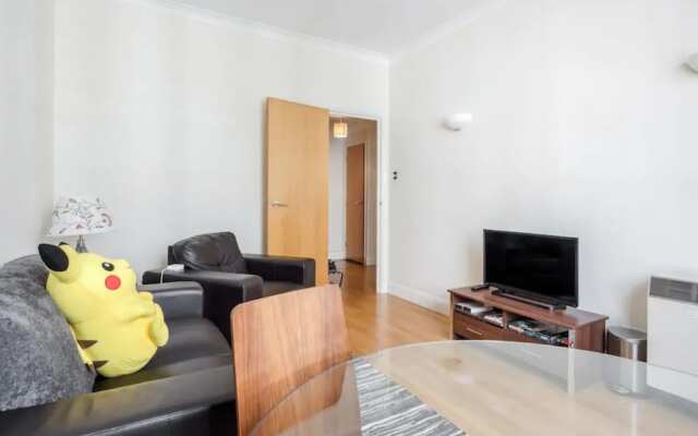 Апартаменты 1 Bedroom Apartment Near Big Ben комната для гостей
