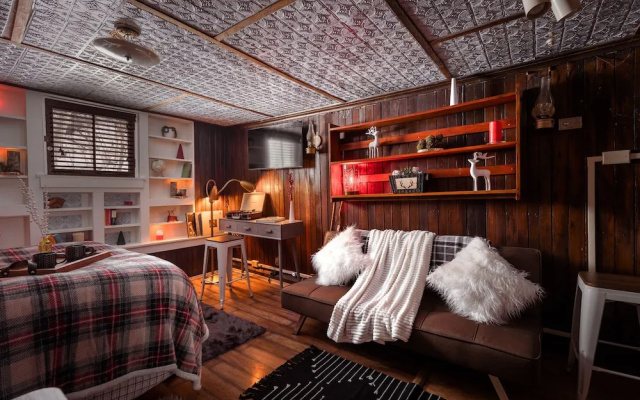 Ski-in/ski-out Miners Cabin