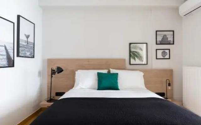Stylish and Spacious 2BD - Thiseio by UPSTREET
