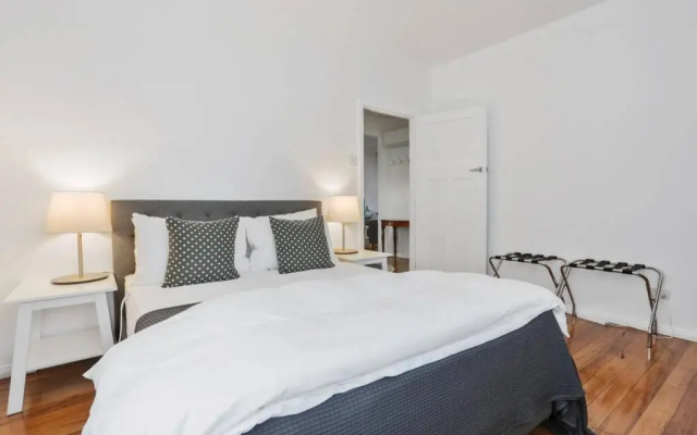 Canoon - 4 Bedroom, Pet Friendly home