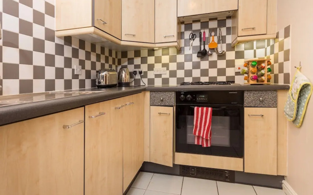 2 Bedroom Flat 2 Minutes from the River